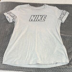 Nike Light Gray Tee with Patterned Sleeves